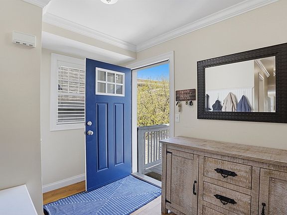 4th image of 112 Washington St #3