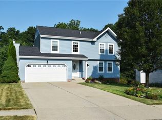 401 Farmcrest Dr, Oakdale, PA 15071