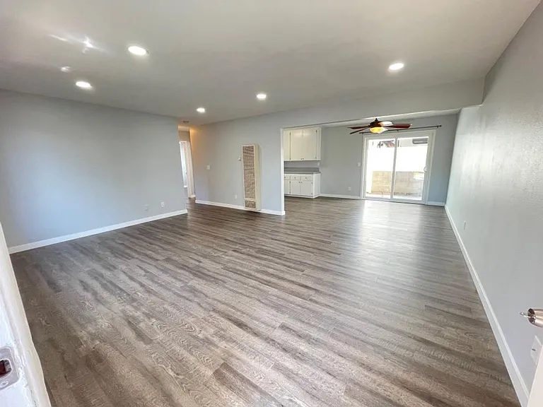1302 Arlington Pl — Photo 1
