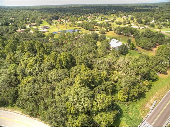 5th image of 401 Indian Meadow Ct