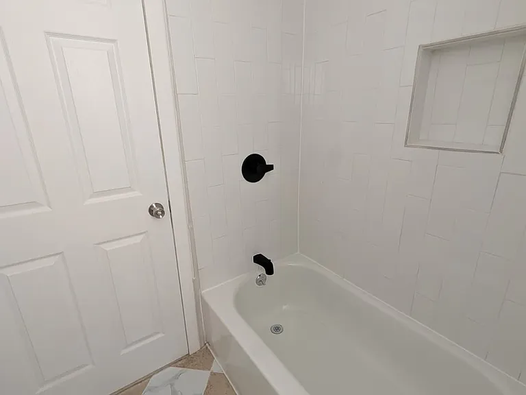 293 Norton St #B8 — Photo 10