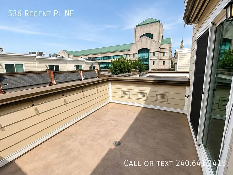 536 Regent Pl NE — Photo 16