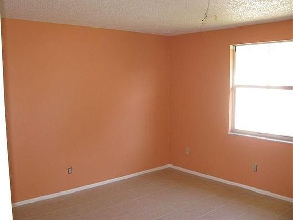 4th image of 6713 Hidden Hills Ct