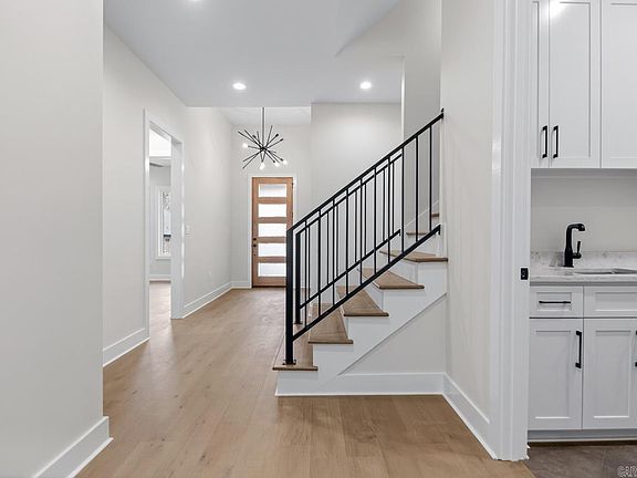 5th image of 123 Kinley Loop