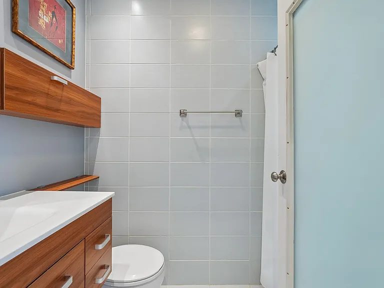1111 55th St #5 — Photo 12