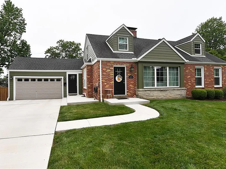 342 Greenleaf Dr — Photo 1