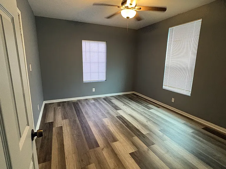 314 E Murrill St — Photo 7