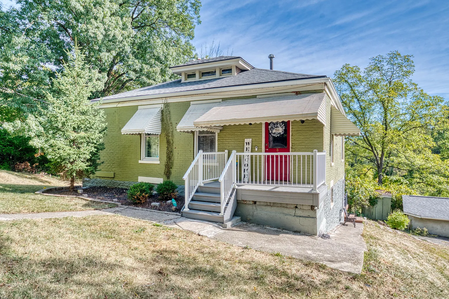 95 Home St photo 1