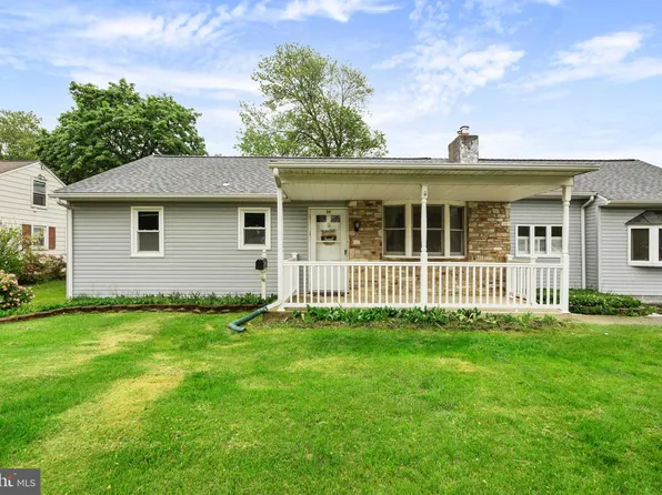 36 Taylor Dr, Fallsington, PA 19054