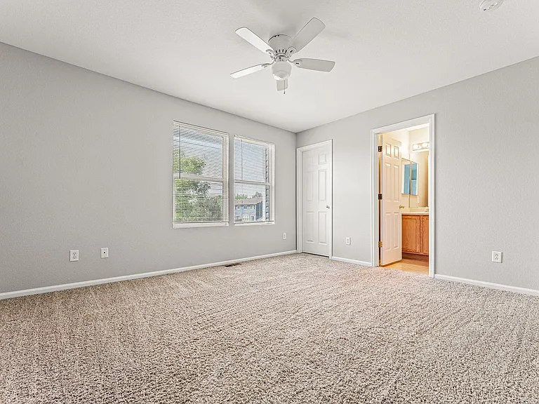 7857 S Kittredge Cir — Photo 17