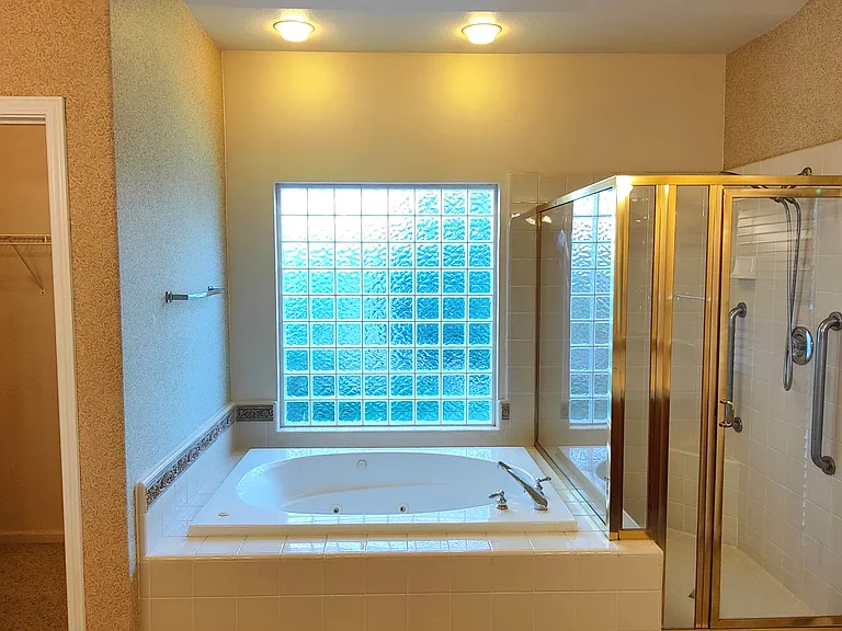 1885 E Turnberry Ave — Photo 14