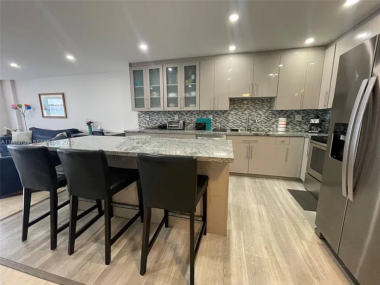 3725 S Ocean Dr #911 — Photo 4