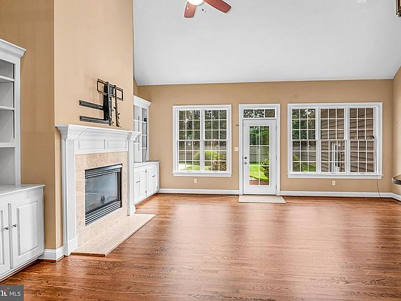 5th image of 28708 Springfield Dr