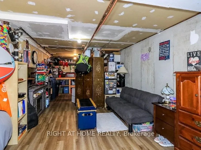 43 Olive Cres #201 — Photo 35