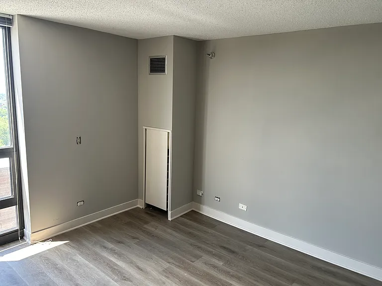 2555-60 N Clark St #4-1504 — Photo 16