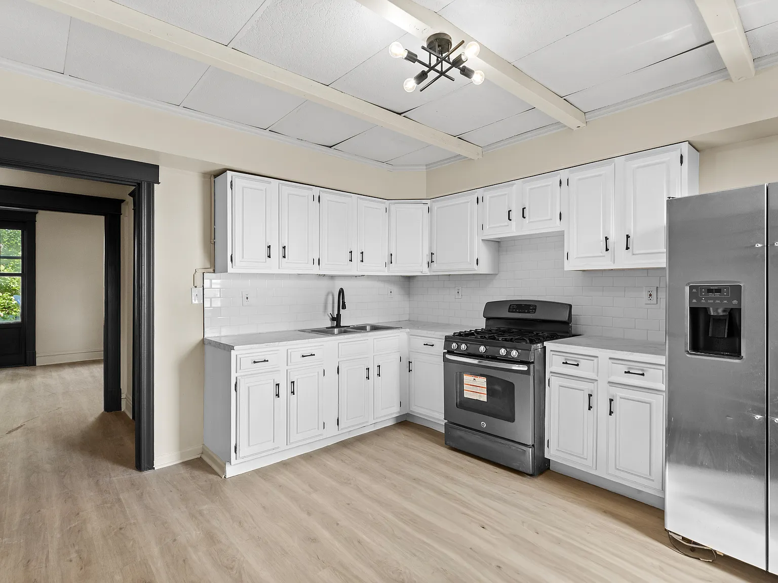 2 bed, 1000 sqft, $1,095 — Photo 4