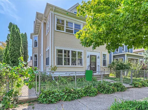 638 Hague Ave, Saint Paul, MN 55104
