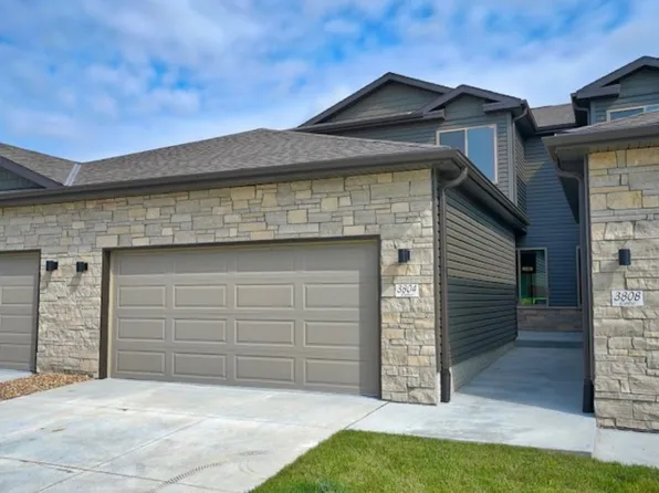 6961 Serpentine Dr, Lincoln, NE 68521