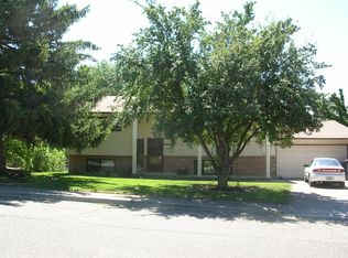 2132 Crestview Ave, Richland, WA 99354