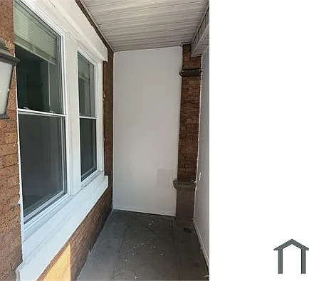 3 bed, 1200 sqft, $2,790 — Photo 2