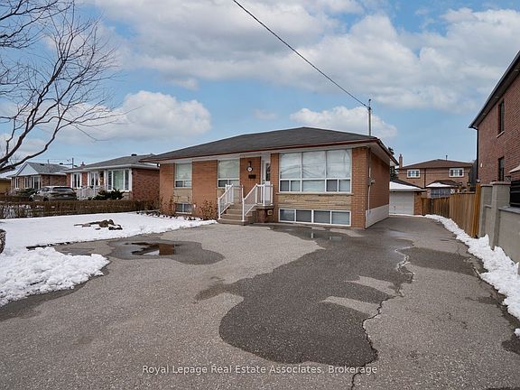 3rd image of 2874 Weston Rd S