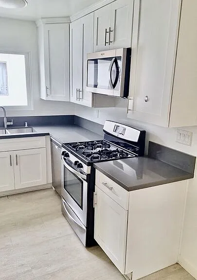 1549 W 224th St #202 — Photo 3