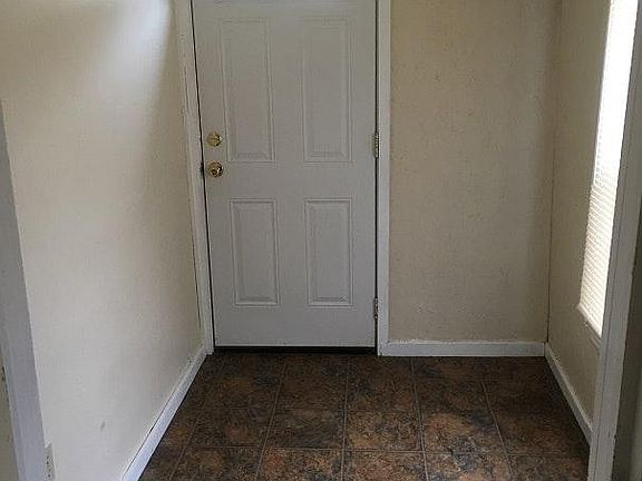 3rd image of 513 Thornton St