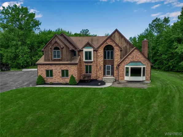 7930 Salt Rd, Clarence Center, NY 14032