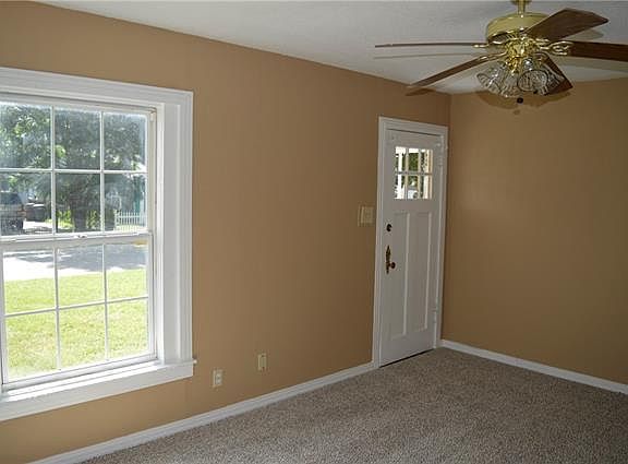 2nd image of 117 N De Costa St