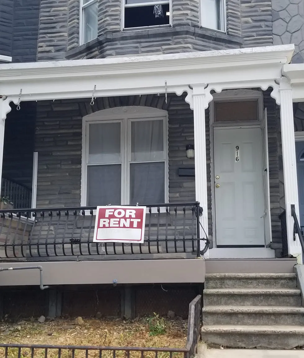 3 bed, 1384 sqft, $1,800 — Photo 1