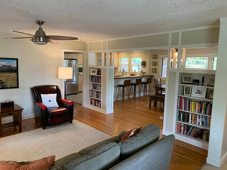1441 E Michigan Ave — Photo 9