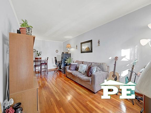 3rd image of 9007 Avenue