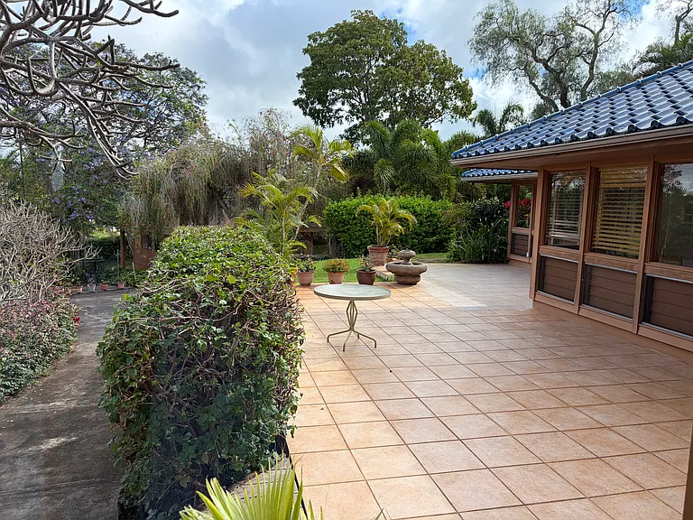 Outer deck area