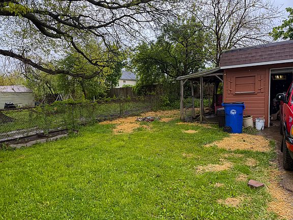 3rd image of 12617 Milligan Ave