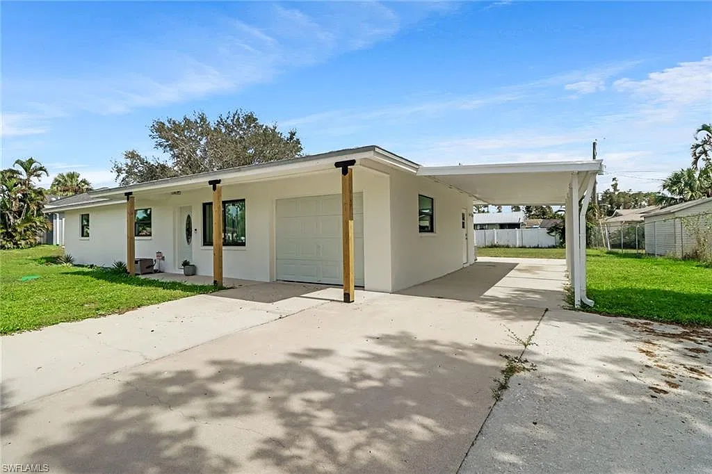 3 bed, 1.0 bath, 1148 sqft, $2,300 — Photo 1