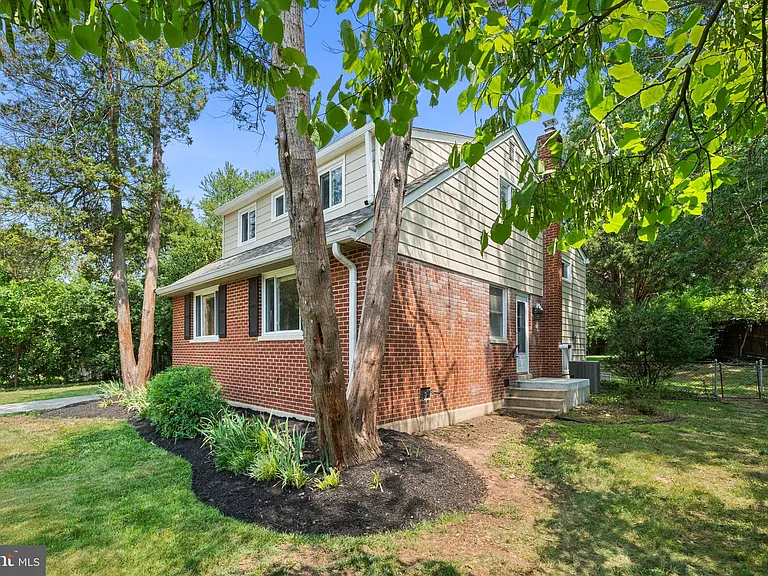 5313 Taney Ave — Photo 3