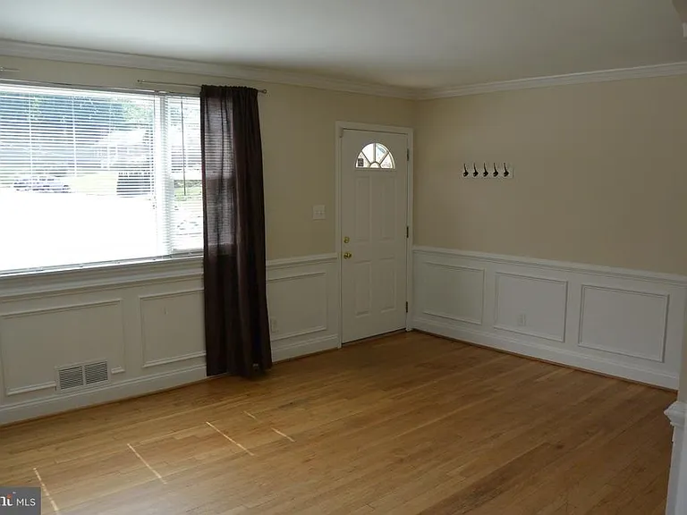 3720 Terrace Dr — Photo 3