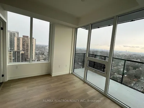 117 Broadway Ave #1709, Toronto, ON M4P 1V2