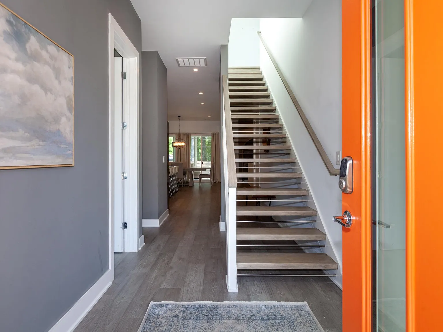 3 bed, 3.5 bath, 2425 sqft, $6,000 — Photo 3