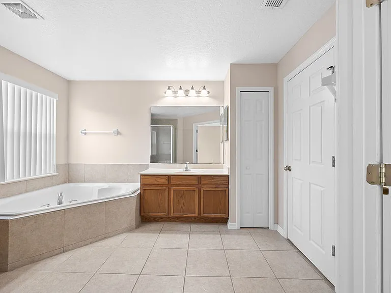 Master bedroom bathroom
