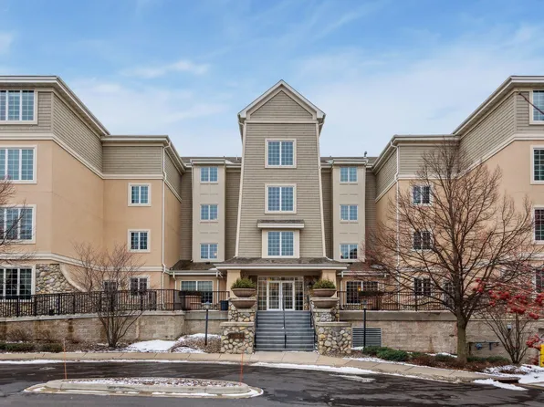 11484 Fairfield Rd W Unit 403, Hopkins, MN 55305