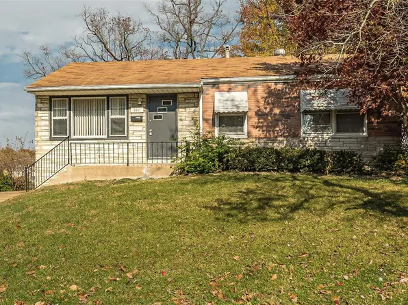 9882 Eastdell Dr, Saint Louis, MO 63136