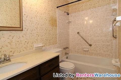 3rd image of 2700 Oxford St N APT 142