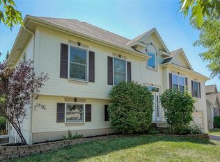 407 Fletcher Dr, Smithville, MO 64089