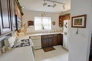 3rd image of 1801 Ashbury Ln