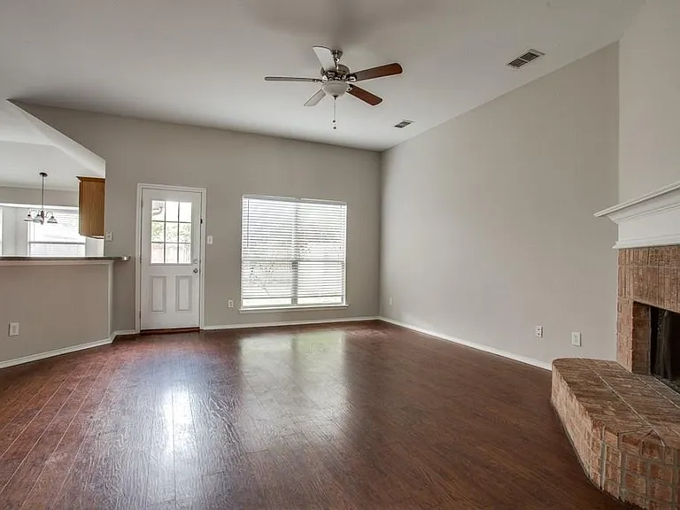 9213 Norfolk Ln — Photo 5