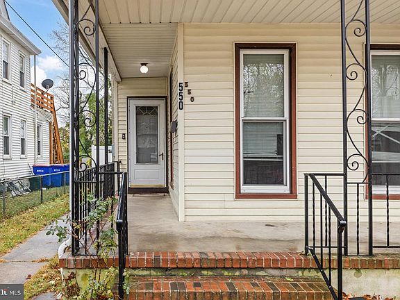 3rd image of 550 Columbia Ave