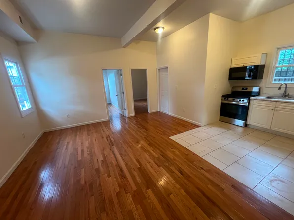 828 S 15th St, Newark, NJ