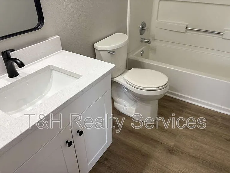 14928 Drayton Dr — Photo 29