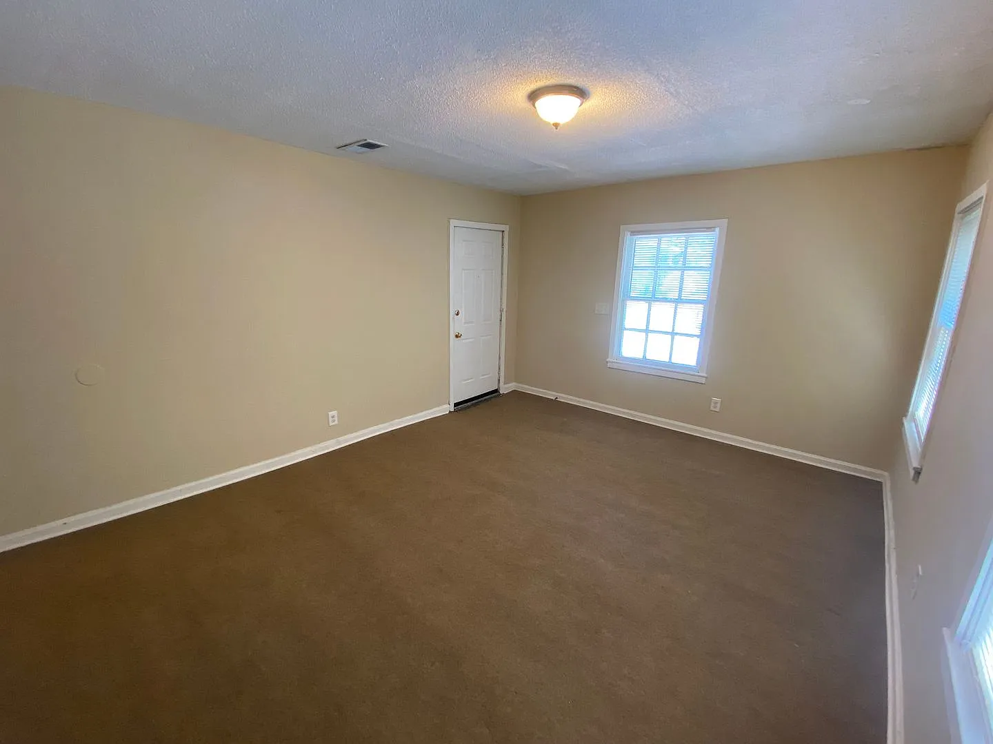4 Bedroom / 2 Bathroom Home for Rent in Columbus, GA — Photo 4